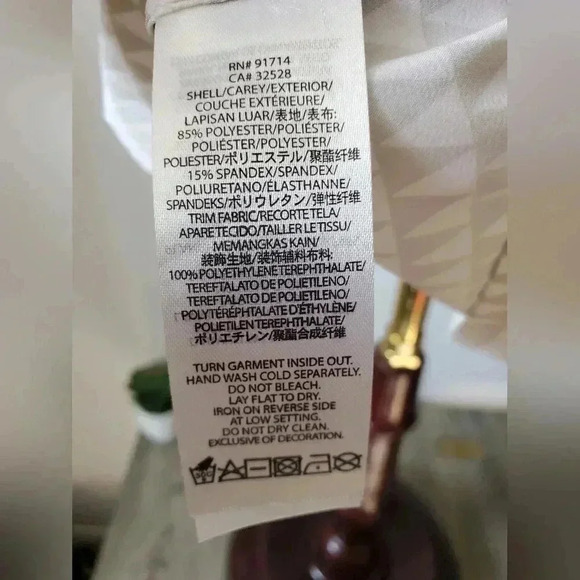 ARMANI  EXCHANGE lightweight cream dress with white sequined accents. Size 4 - Picture 8 of 9